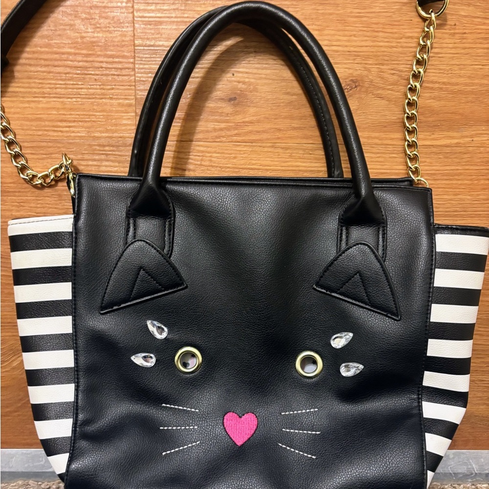 Luv By Betsey Johnson NWOT Cute Cat Face Black/White Striped Sides Satchel - Picture 3 of 10